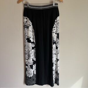 Beatrice .b Black & White Long Pleated Floral Skirt Elastic Waist Small (US 4)